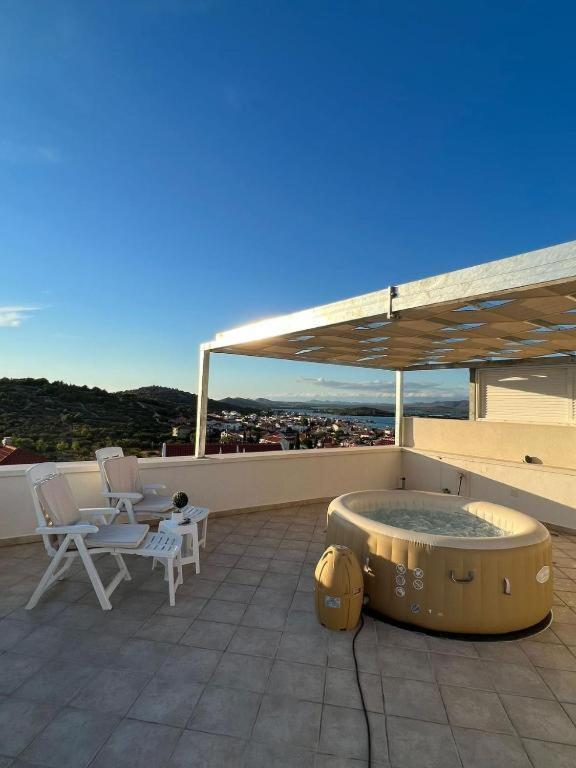 Matoc Apartments Murter Bagian luar foto