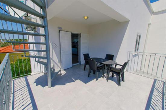 Matoc Apartments Murter Bagian luar foto