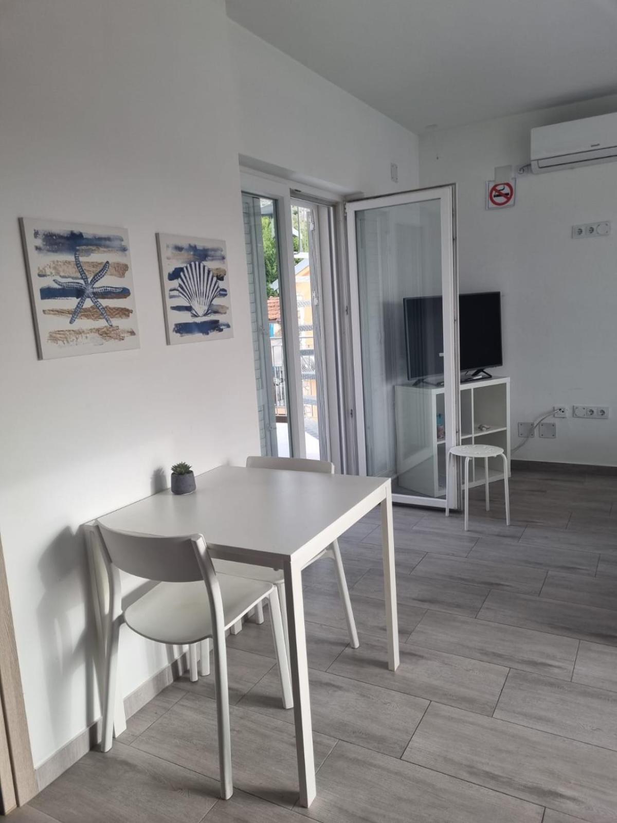 Matoc Apartments Murter Bagian luar foto